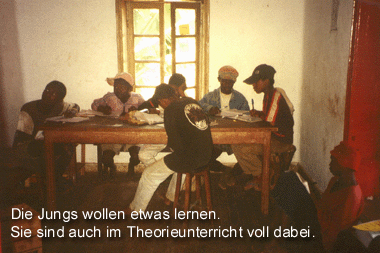 Der morgendliche Theorieuntericht